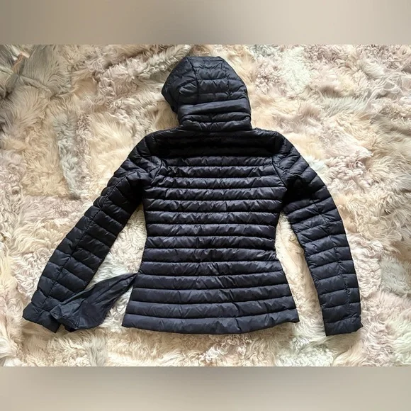 lululemon athletica Packable Black Puffer Jacket - Picture 4 of 4